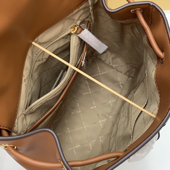 MICHAEL KORS PHOEBE MEDIUM DRAWSTRING BACKPACK VANILLA/ BROWN SIGNATURE COLOR - Picture 6 of 16